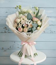 Букет цветов из:  Розы и Лизиантусы в Ермаковской