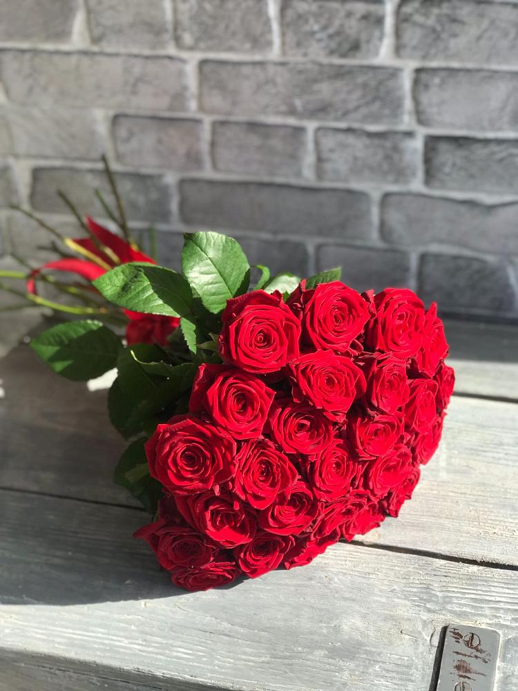 Букет Красные розы Фридом в Ермаковской