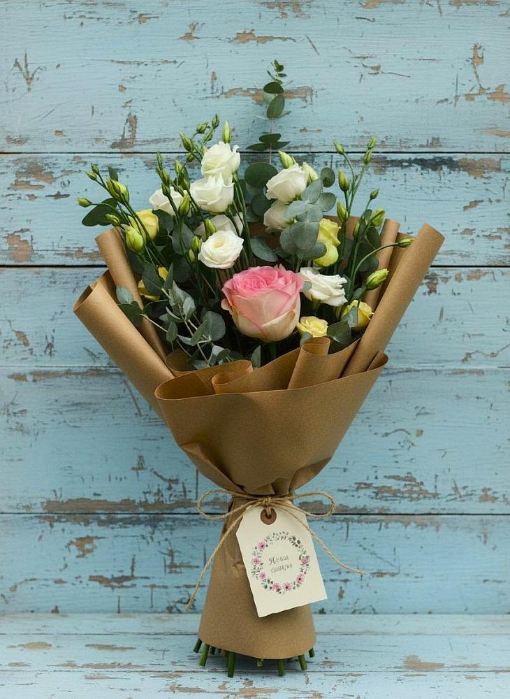 Букет цветов из: Розы и Лизиантусы в Ермаковской