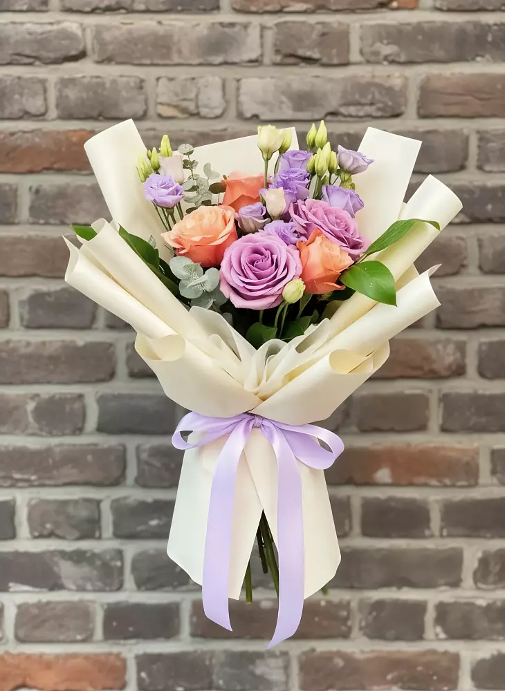 Букет цветов из: Лизиантусы и Розы в Ермаковской