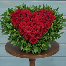 Цветочная композиция из Розы в виде сердца в Ермаковской