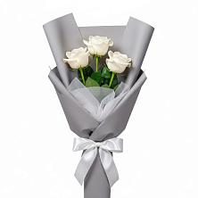 Букет 3 белые розы в Ермаковской