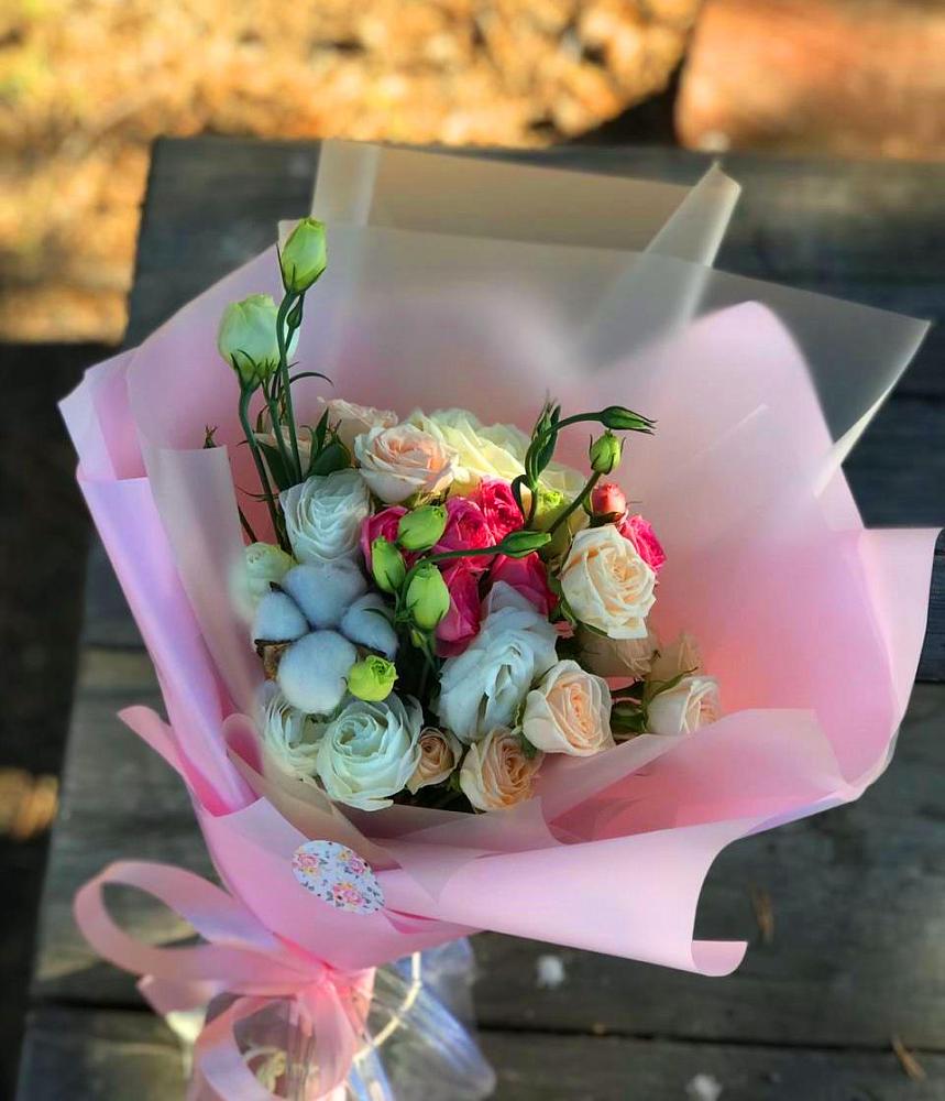 Букет цветов из: Розы и Лизиантусы в Ермаковской