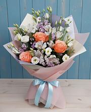 Букет цветов из:  Лизиантусы, Розы, Альстромерии и Гипсофила в Ермаковской