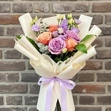 Букет цветов из:  Лизиантусы и Розы в Ермаковской