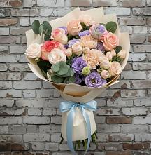 Букет цветов из:  Розы, Лизиантусы и Гвоздики в Ермаковской